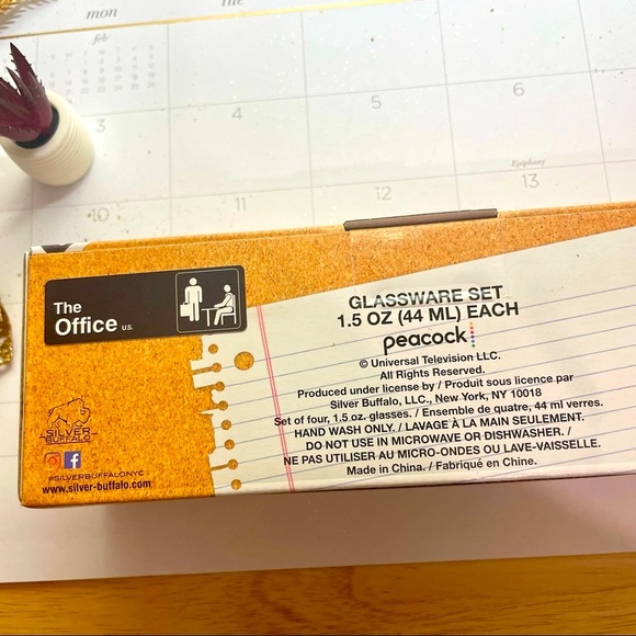 *NBC’s The Office Characters on Christmas Glassware Set - Picture 5 of 5